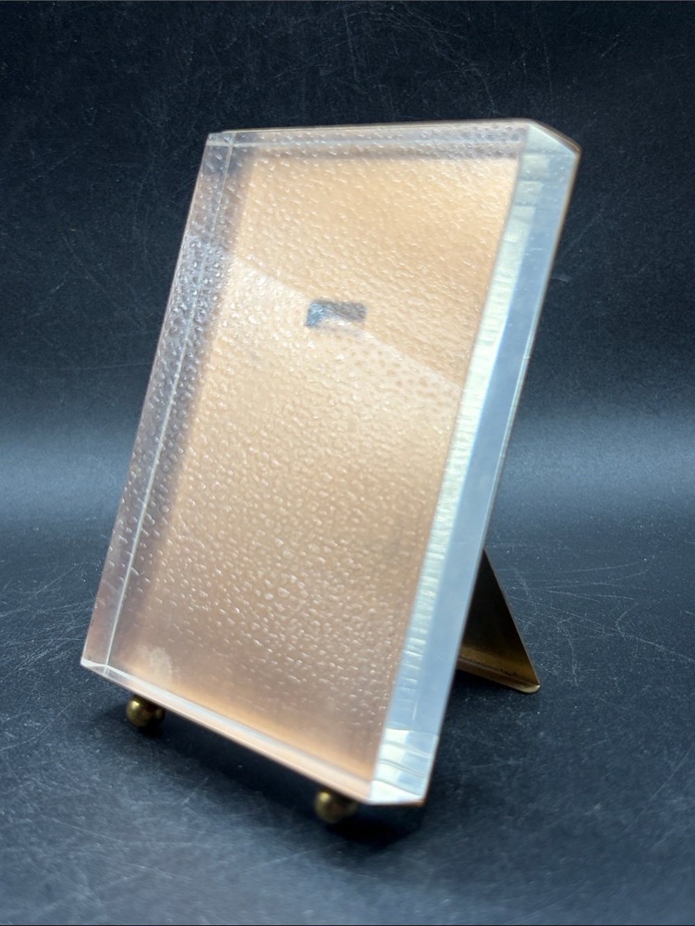 Vintage Brass Tn Metal Acrylic Lucite Ball Footed Kickback Stand Picture Frame